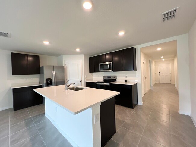 Building Photo - Beautiful, One-of-a-Kind 4-Bed, 3-Bath Hom...