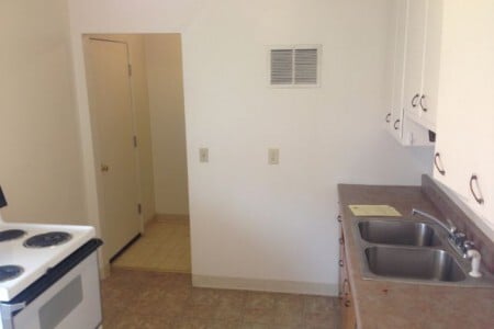 Building Photo - 810 Crist Dr