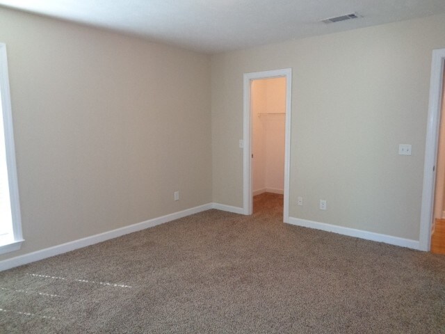 Building Photo - 612 Pointe Clear Dr