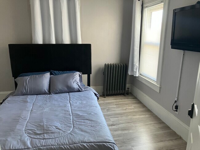 Building Photo - 30 Merrick Ave