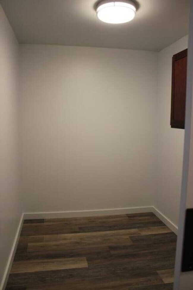 Building Photo - 710 N 12th St