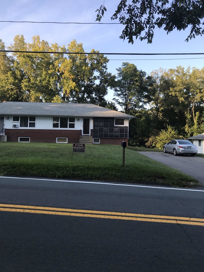 Primary Photo - 1615 Maple Hill Rd