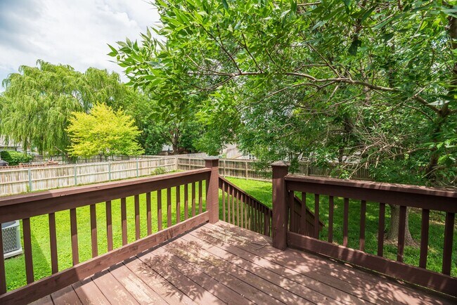 Building Photo - Beautiful 5 bedroom home in Andover School...