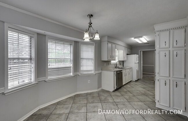 Building Photo - 502 Pelahatchie Shore Dr