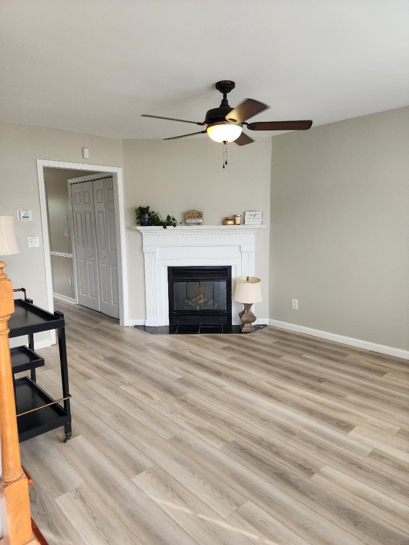 Building Photo - 2375 Vineyard Dr