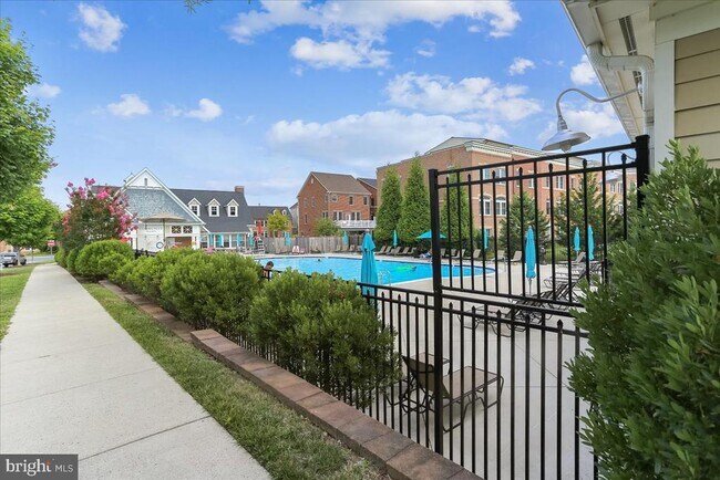 Building Photo - 452 Exchange Avenue