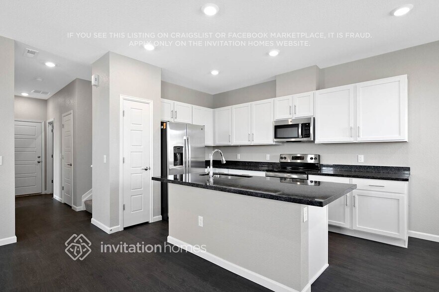 Building Photo - 1737 S Elk Way