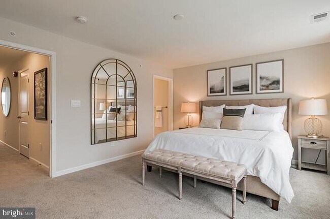 Building Photo - 1128 Meadowlark Dr