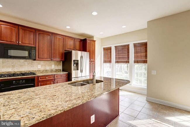 Building Photo - 14580 Crossfield Way