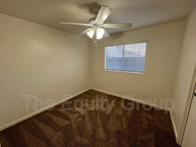 Building Photo - 4042 W Meadow Ave