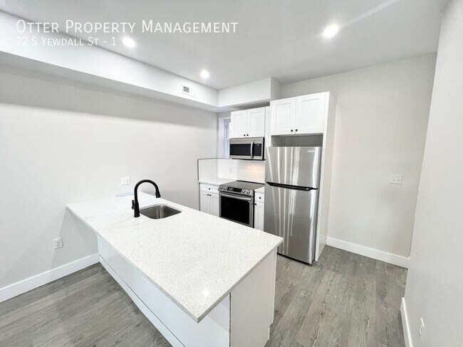 Building Photo - 22 S Yewdall St
