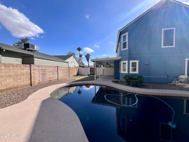 Building Photo - 4924 E Hillery Dr