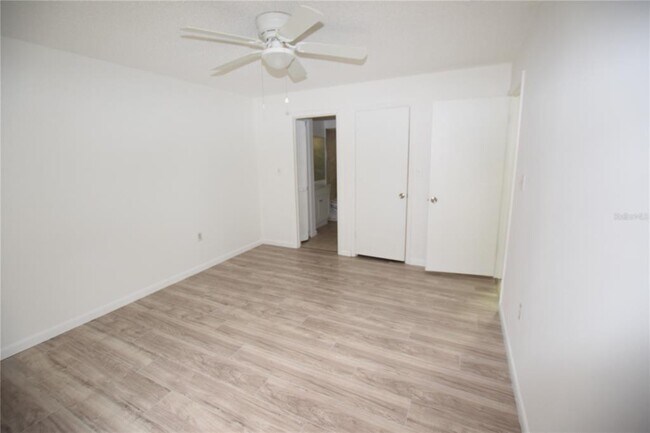 Building Photo - 904 Sumter St