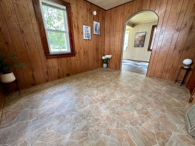 Building Photo - 1 bedroom, 1 bathroom home for rent in Wat...