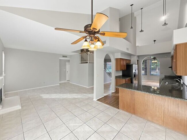 Building Photo - Location! Location! Beautiful 4 Bedroom/ 3 Bath Home! Ray/Kyrene