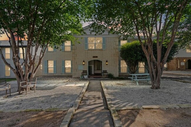 Building Photo - 3438 Willowrun Dr