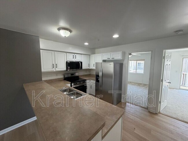 Building Photo - 1152 Faulkner