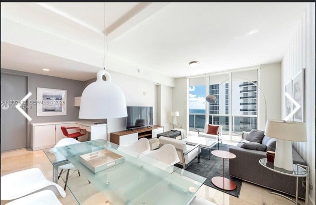 Building Photo - 16001 Collins Ave