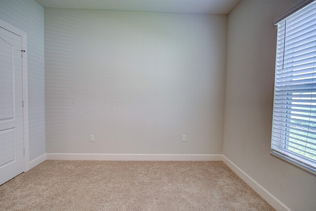 Building Photo - 20 Falcon Ridge Rd