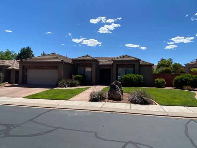 Building Photo - Beautiful Home in Copper Canyon