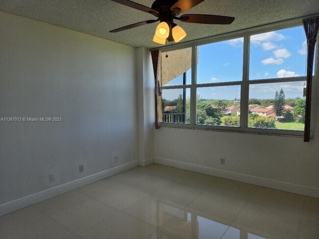 Building Photo - 3771 Environ Blvd