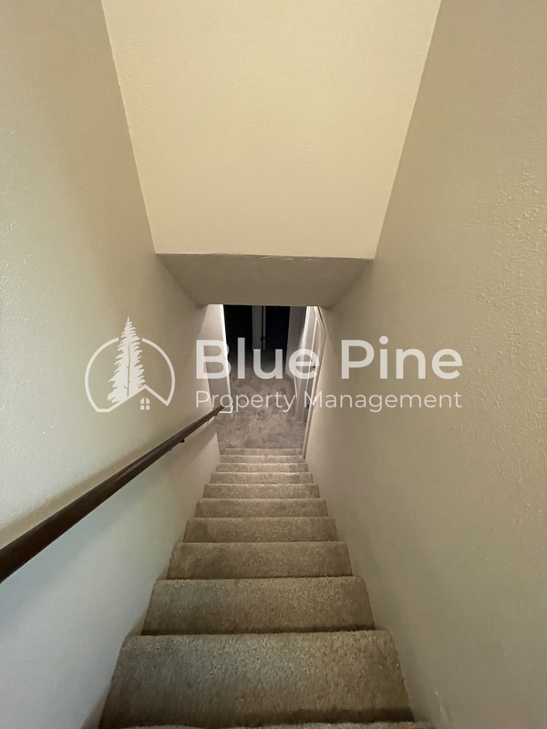 Building Photo - 662 K St