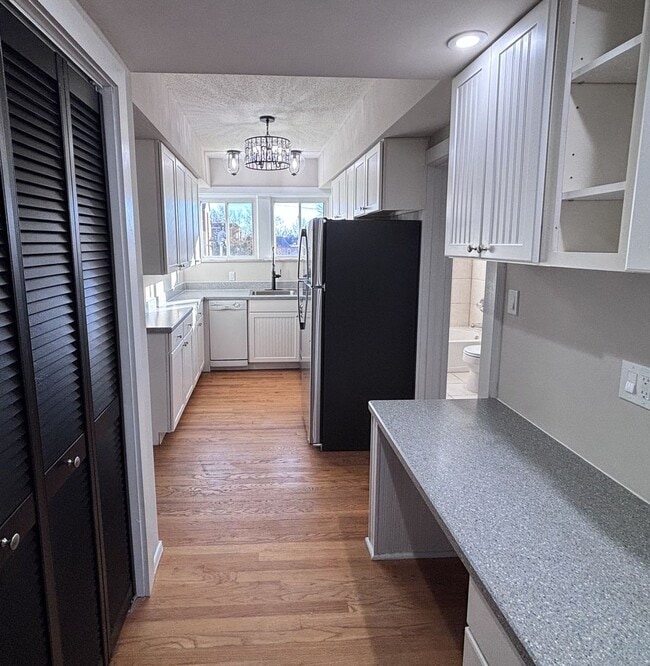 Building Photo - 7556 Byron Pl