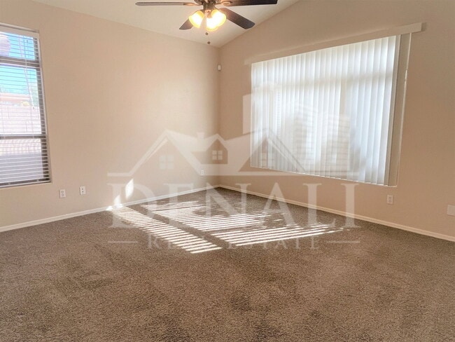 Building Photo - 1121 S Western Skies Dr