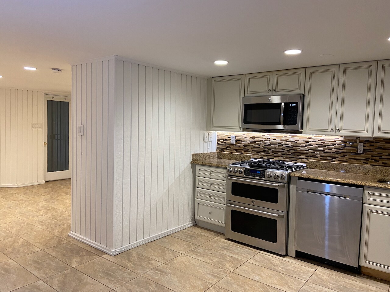 Kitchen - 112 3rd St NE