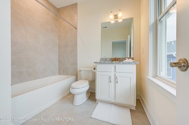 Building Photo - 8 Raritan Ave