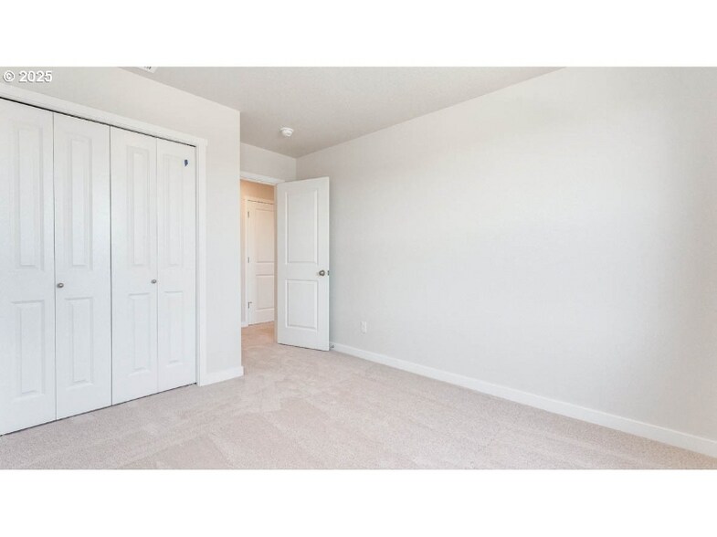 Building Photo - 9212 SE Azalea St