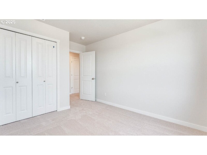 Building Photo - 9212 SE Azalea St