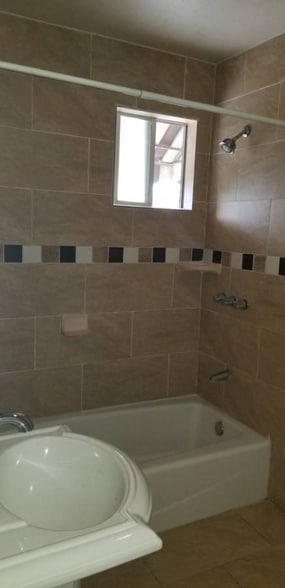 Building Photo - 1302 Helen Dr