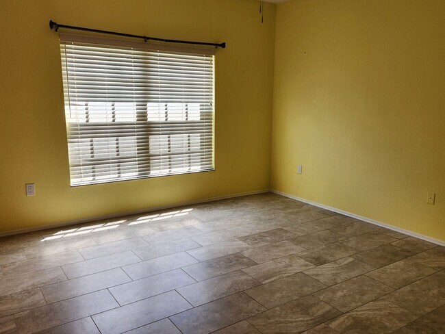 Building Photo - 6330 Green Oaks Cir