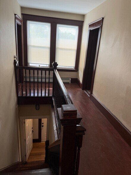 Building Photo - 163 East Ave
