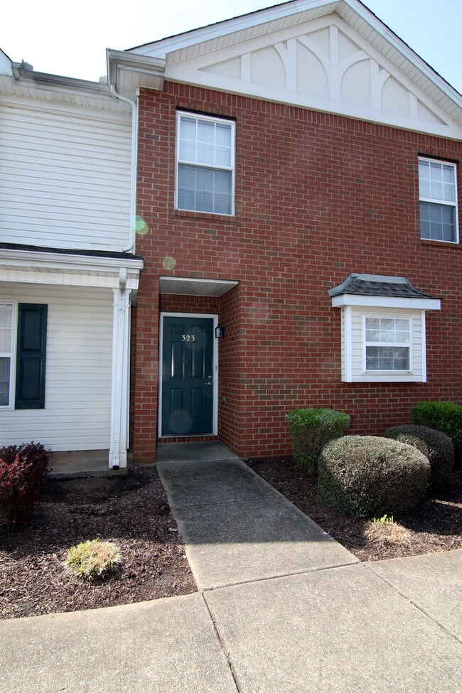 Building Photo - 323 Shoshone Pl