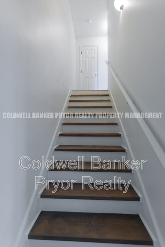 Building Photo - 1240 N Concord Rd