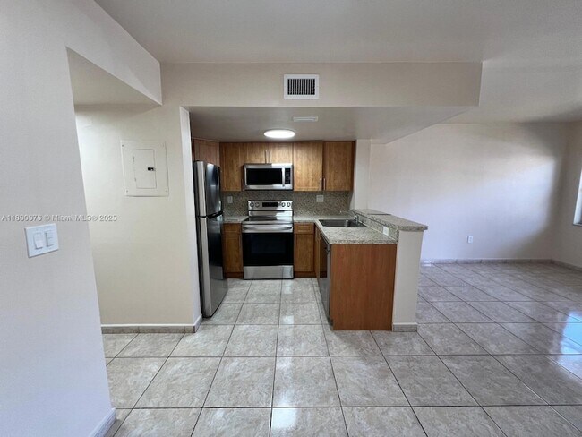 Building Photo - 675 NW 85th Ct