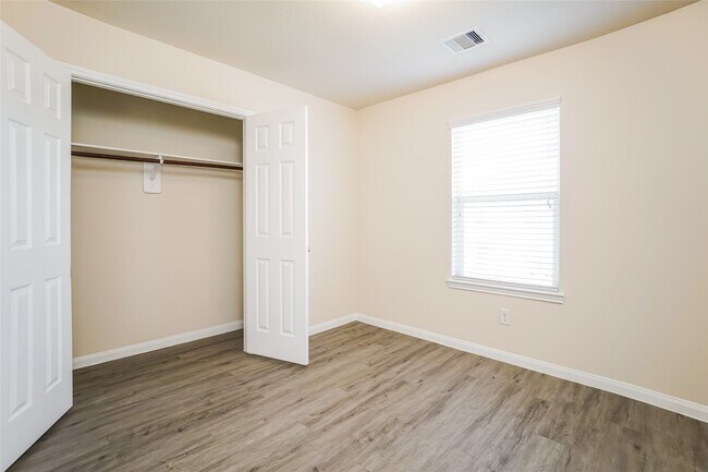 Building Photo - 2421 W Werrington Way