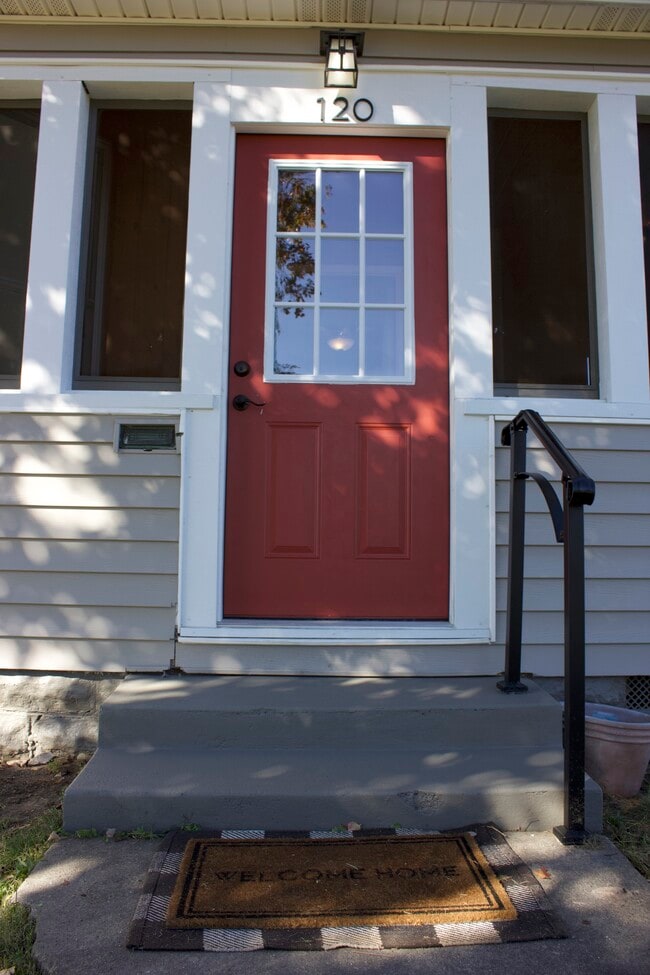 Front Door - 120 1st St SE