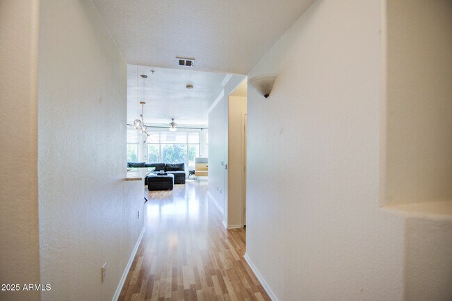 Building Photo - 435 W Rio Salado Pkwy