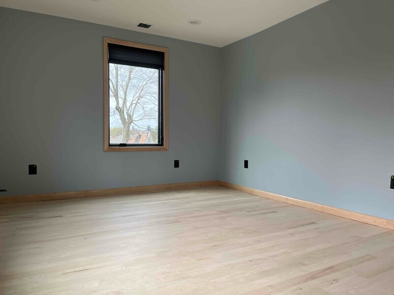 Building Photo - 210 Locust St