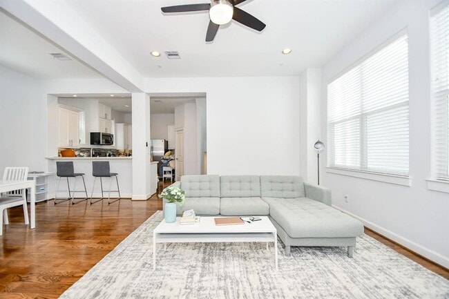 Building Photo - 703 Link Rd