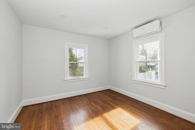 Building Photo - 3406 Stockton St