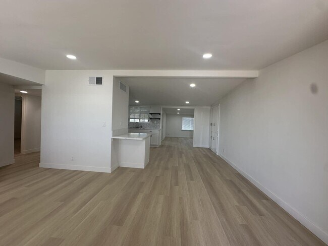 Building Photo - 30201 San Diego Dr