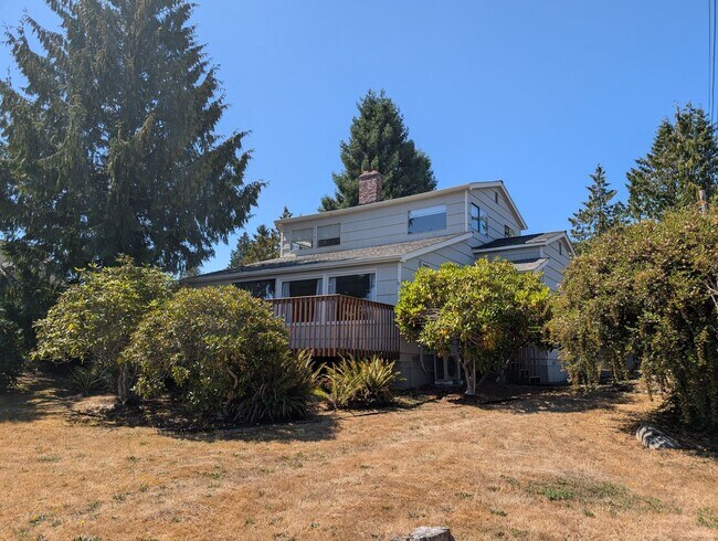 Building Photo - Well Kept Port Orchard Charmer with Stellar Seattle View, Available Now!