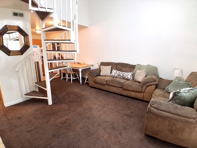 Building Photo - 62 W 700 N