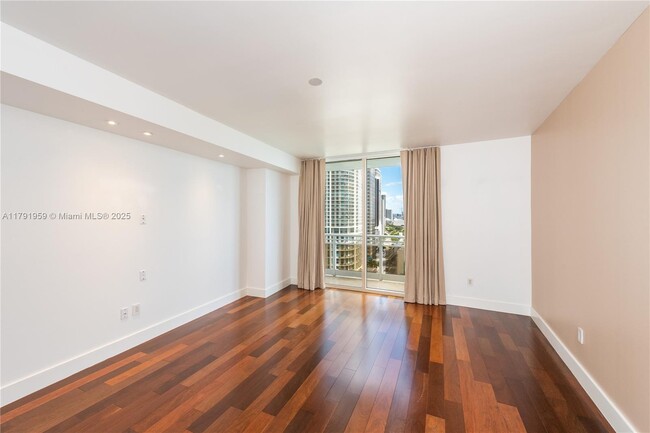 Building Photo - 901 Brickell Key Blvd