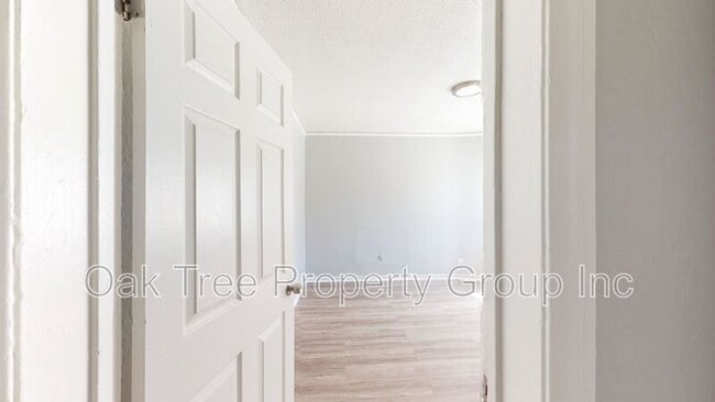 Building Photo - 6621 Bancroft Ave