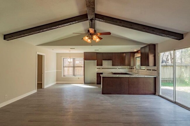 Building Photo - 39 Ginger Springs Pl